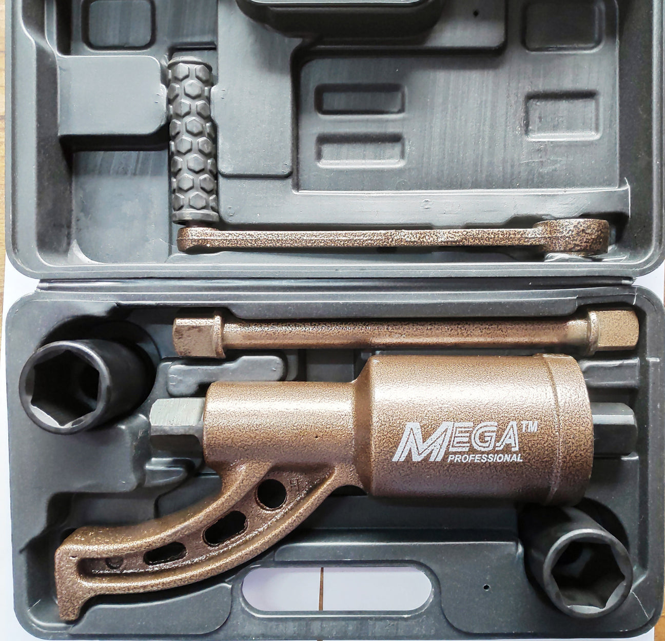 Mega Labour Saving Wrench 6800Nm – Heavy Duty Truck Tyre Wrench